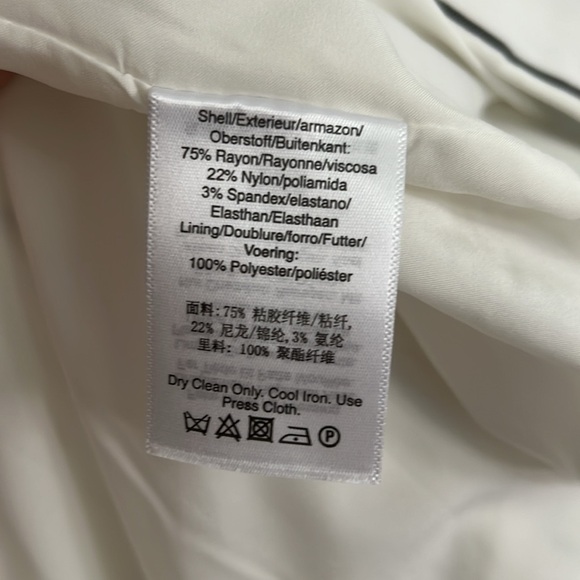 NWT DKNY 3/4 Sleeve Cream/Black Stripped Casual Blazer. Size 6. - Picture 6 of 6